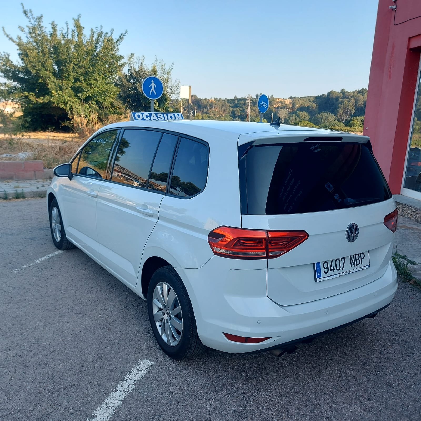
								VOLKSWAGEN TOURAN full									