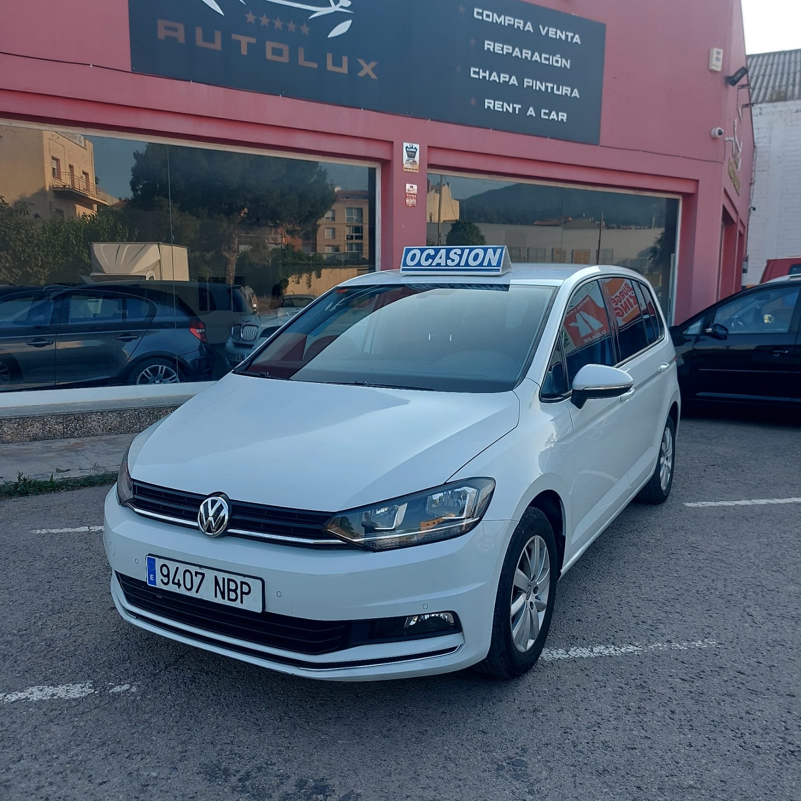 
								VOLKSWAGEN TOURAN full									