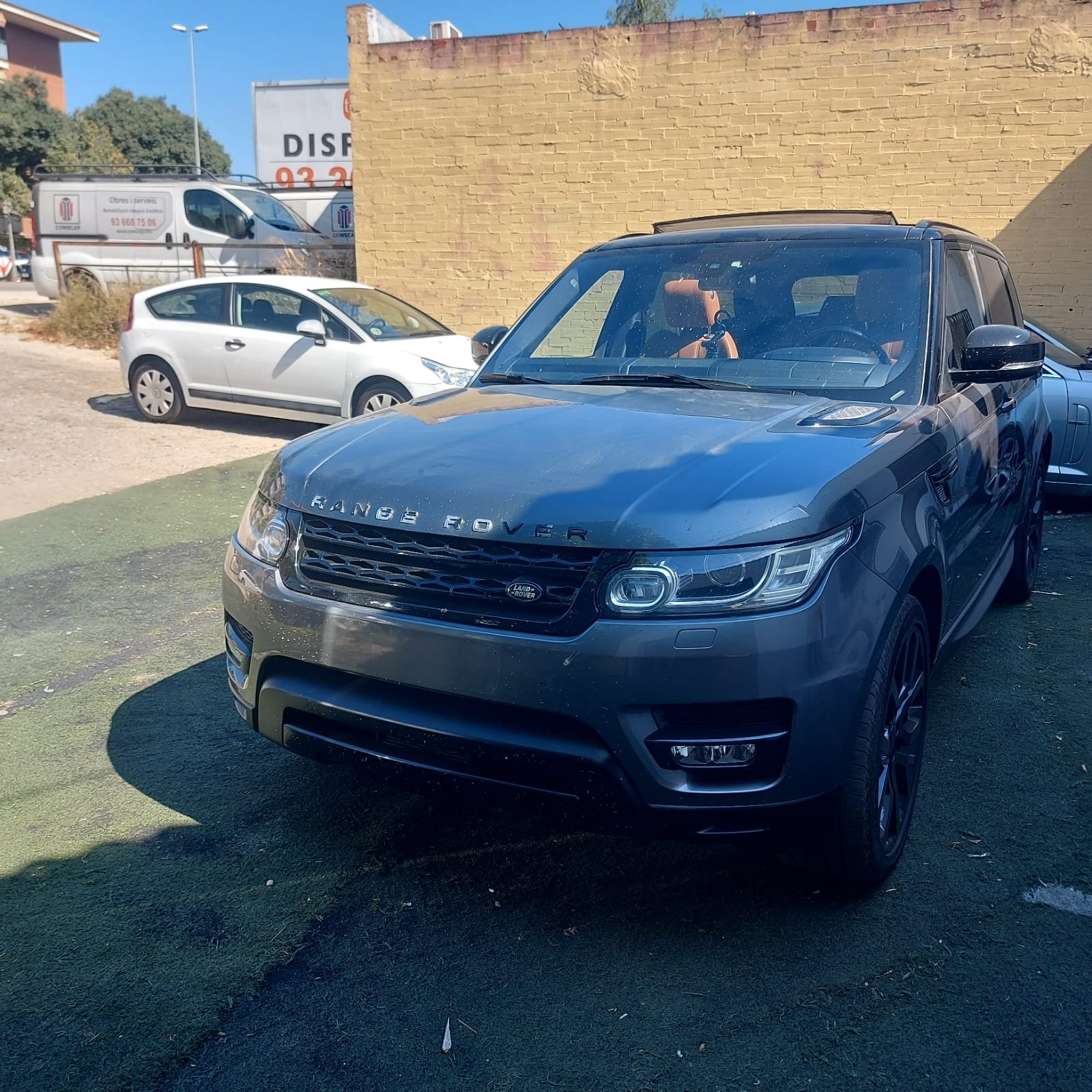 
								Range Rover full									