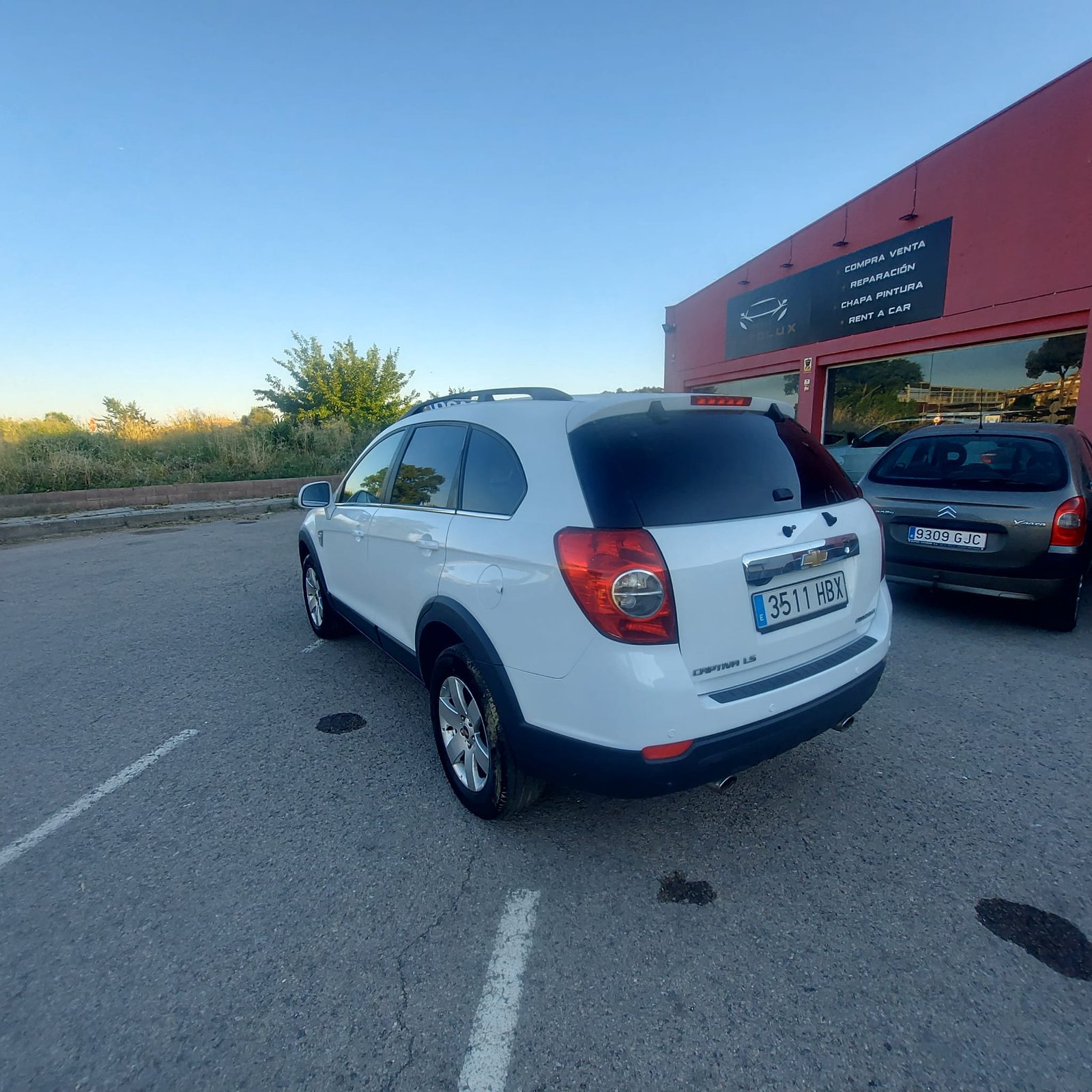 
								Chevrolet Captiva full									