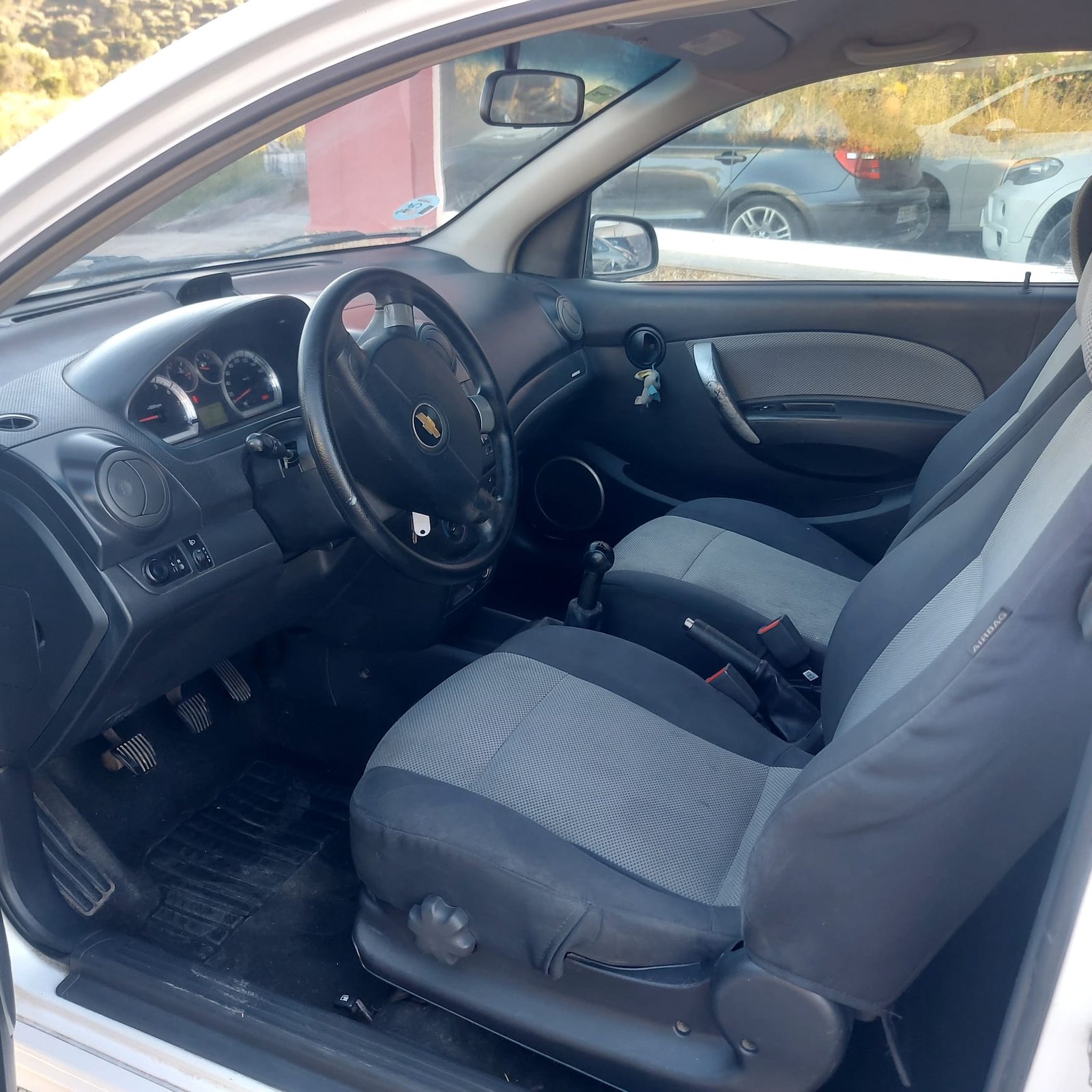 
								Chevrolet Aveo LS full									