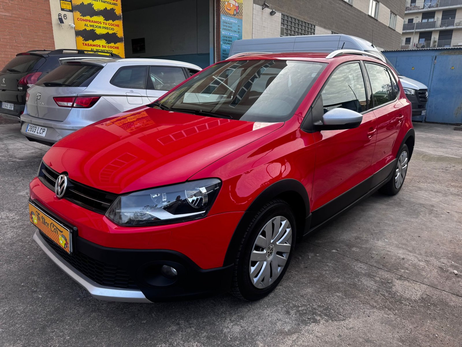 
								Volkswagen Polo full									